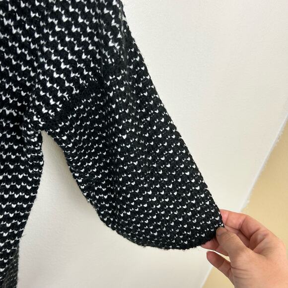 Forever 21 Cardigan Sweater Size Medium Black White Oversized Chunky Knit - Picture 4 of 5